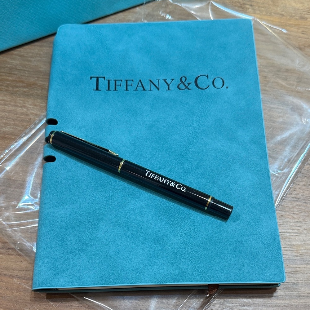 Tiffany & Co. Blue Gift Set with Notebook and Pen